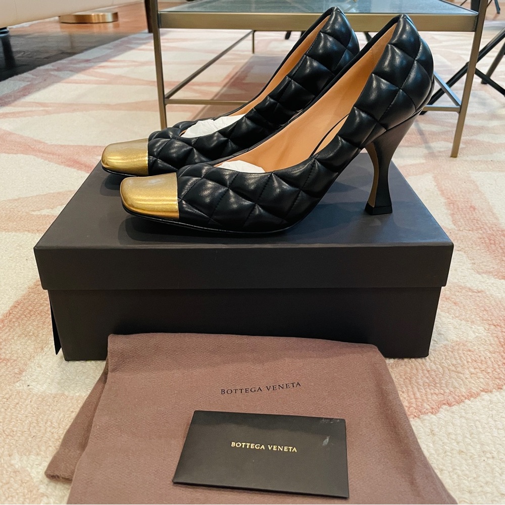 Brand New Bottega Veneta Black Quilted Square Metal Cap Toe Heels Size 36